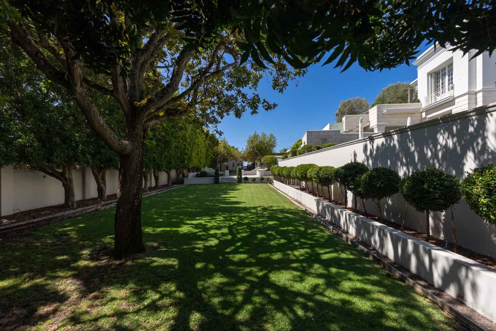 7 Bedroom Property for Sale in Fresnaye Western Cape